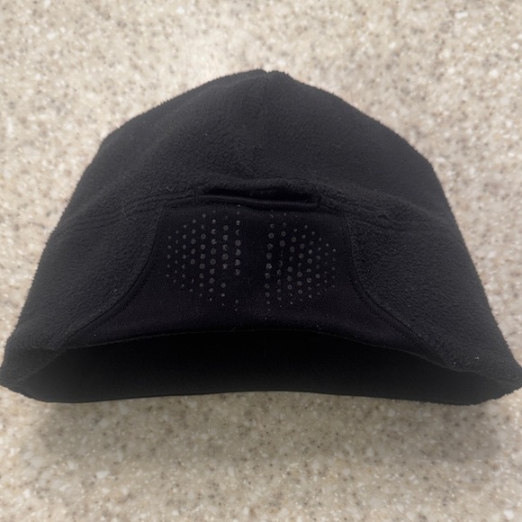 Nike Black Fleece Beanie with Yellow Swoosh slit in back for pony tails - Picture 3 of 3